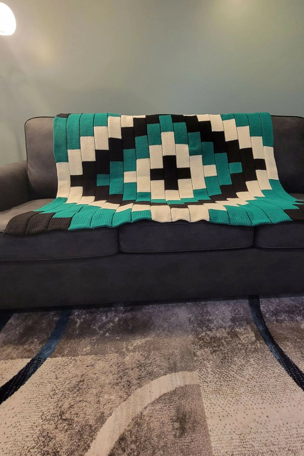 Wintergreen Mosaic: A Blanket Pattern with Stunning Geometric Flair (Circular Knitting Machine)