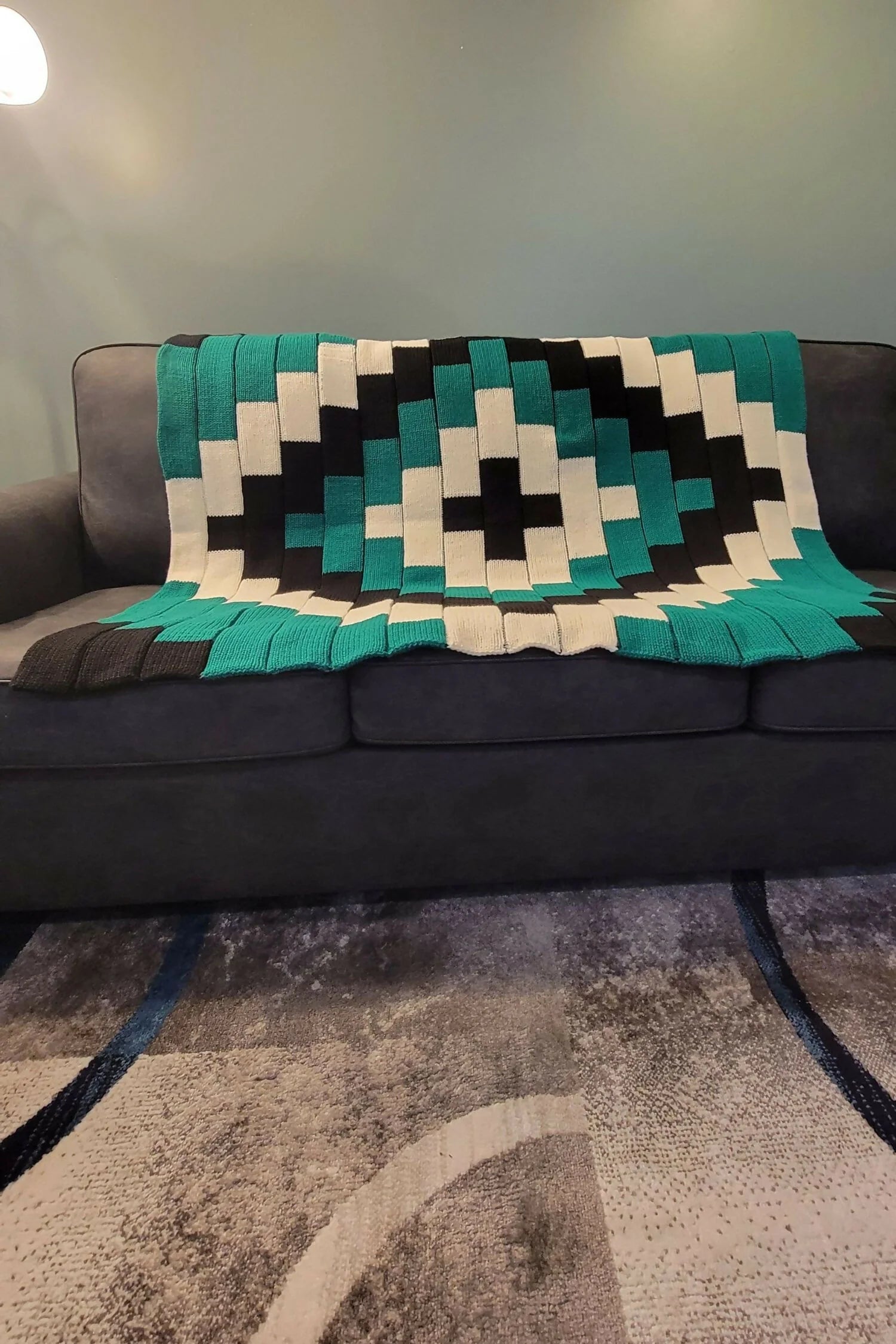 Wintergreen Mosaic: A Blanket Pattern with Stunning Geometric Flair (Circular Knitting Machine)