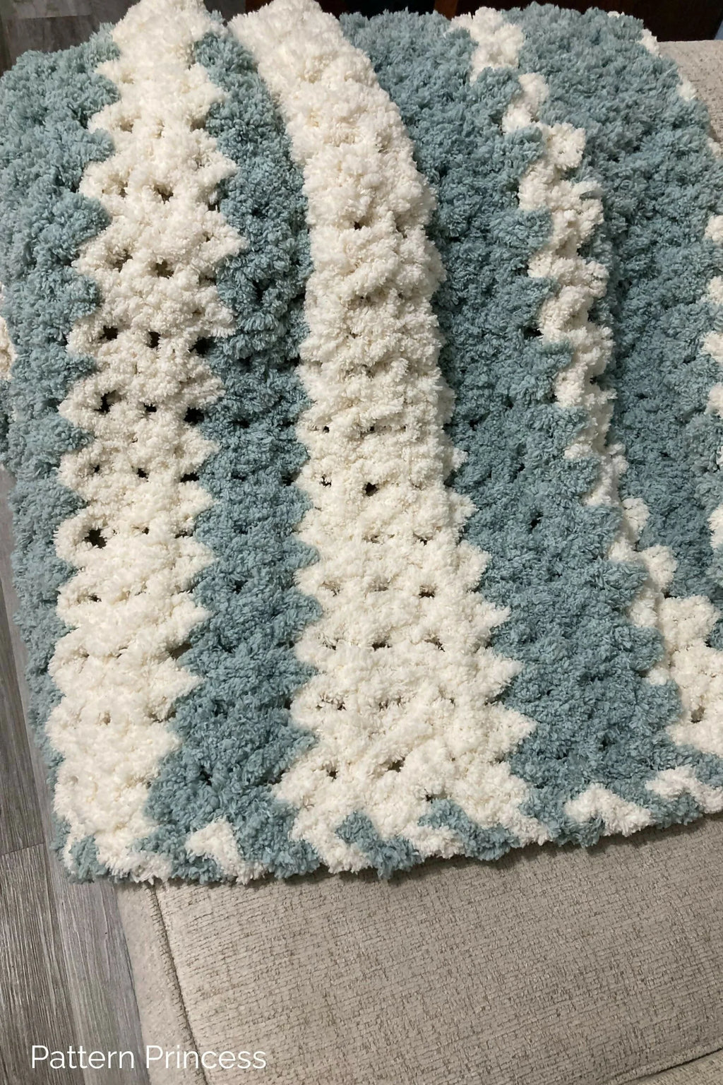 Plush Easy Throw Blanket (Crochet)