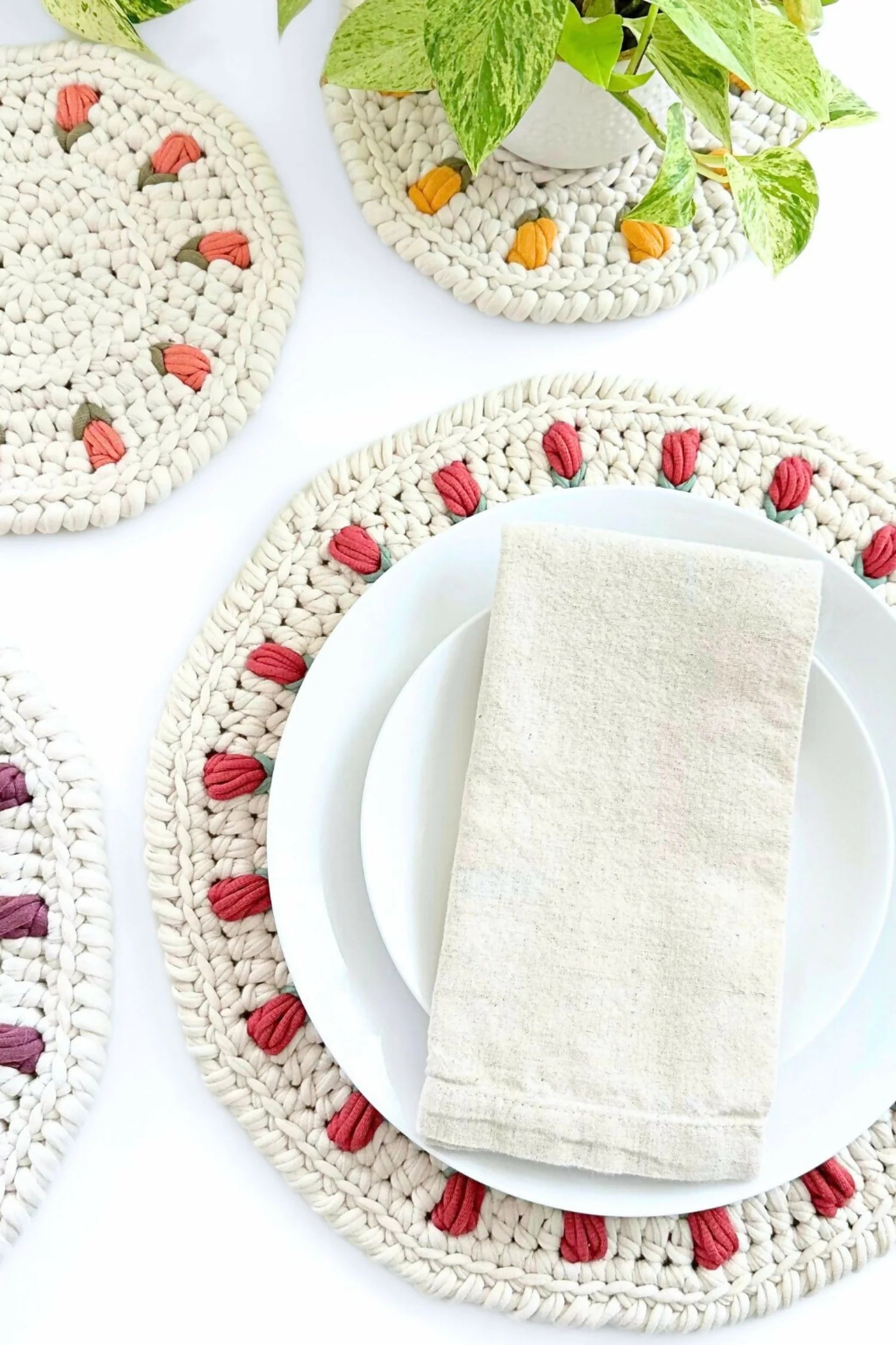The Tulip Placemat & Doily Set (Crochet)