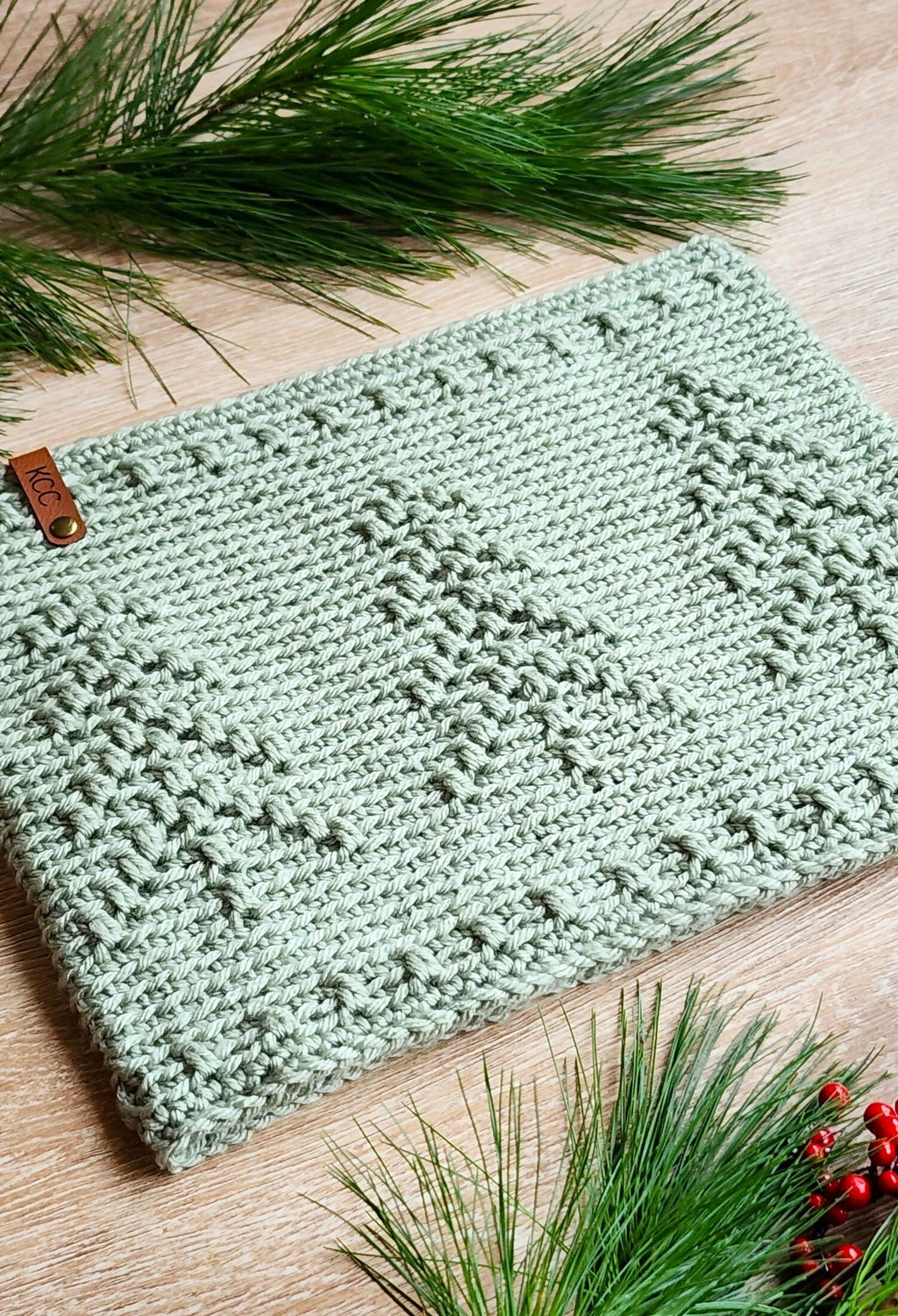 Pine Woods Cowl (Crochet)