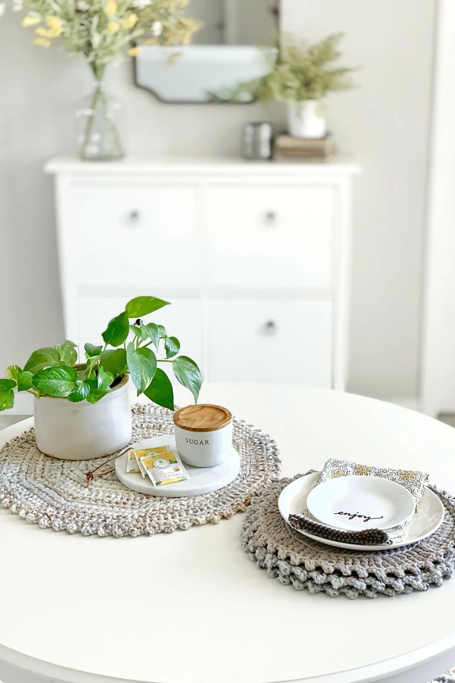 The Picot Placemat & Doily Set (Crochet)