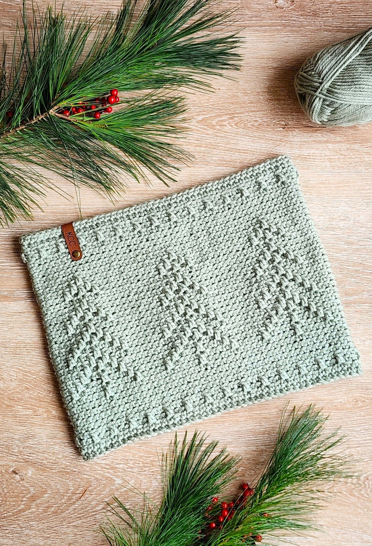 Pine Woods Cowl (Crochet)